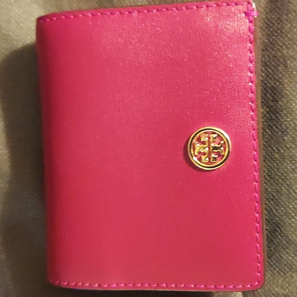 Tory Burch Robinson Red Burgundy Bi Fold Wallet great condition - Picture 8 of 11